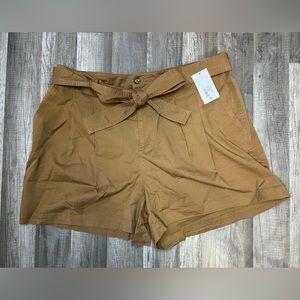A New Day Tan High-Rise Pleat-Front Shorts With Belt Women’s Size 18 NWT